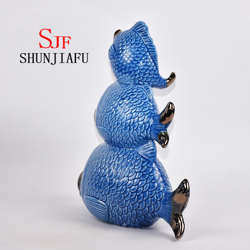 Familia armoniosa de cer&aacute;mica de tres peces para decoraciones del hogar