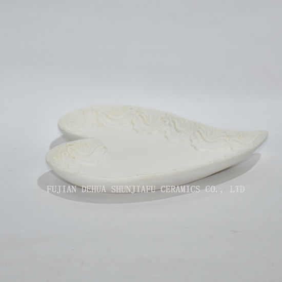 Nuevo diseño, placa blanca de la torta de la forma del corazón del amor para la decoración del partido / del hogar