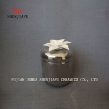 Caja de recuerdo de baratija de cerámica de flor blanca de galvanoplastia / joyero / B