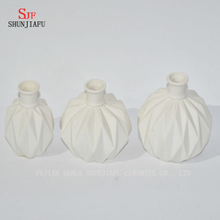 Florero de cerámica único y simple