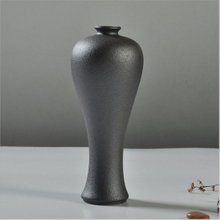 Personalidad de moda moderna Florero negro de cerámica con forma especial