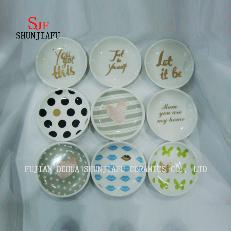 Platos de cer&aacute;mica para sazonar Platos de aperitivo, platillos de porcelana Vajilla (en forma de coraz&oacute;n)