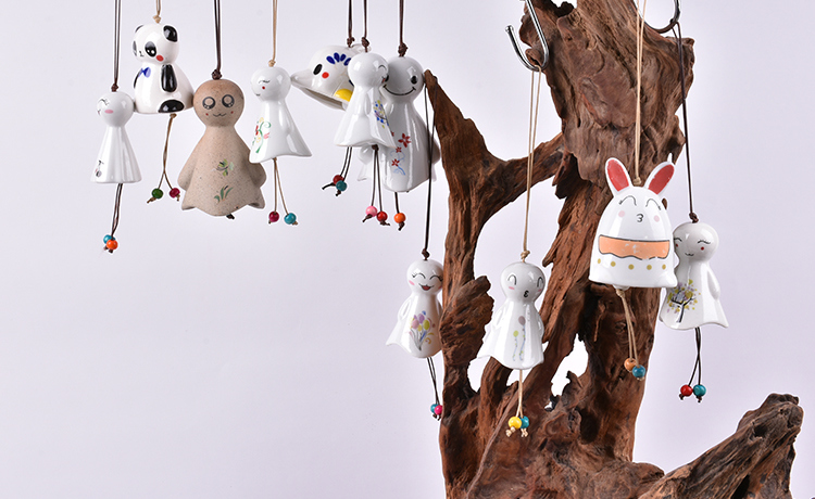 Procesamiento de varios personajes de dibujos animados personalizados Campanas de cer&aacute;mica creativas peque&ntilde;as