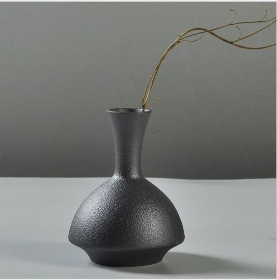 Personalidad de moda moderna Florero negro de cerámica con forma especial