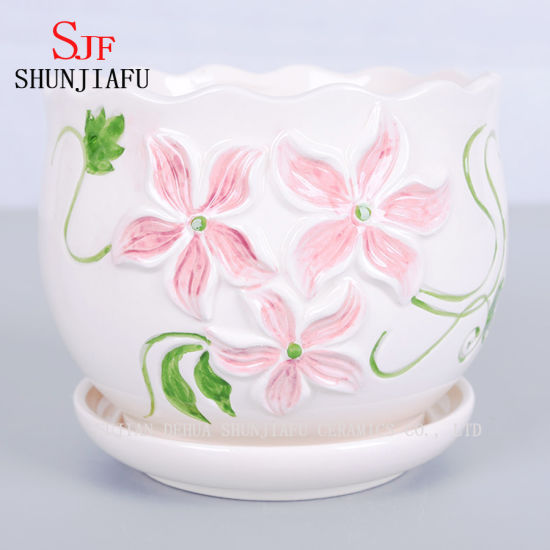 Maceta de cerámica fresca, tranquila y elegante