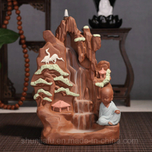 Quemador de incienso de reflujo de humo creativo de montaña y monje rocoso