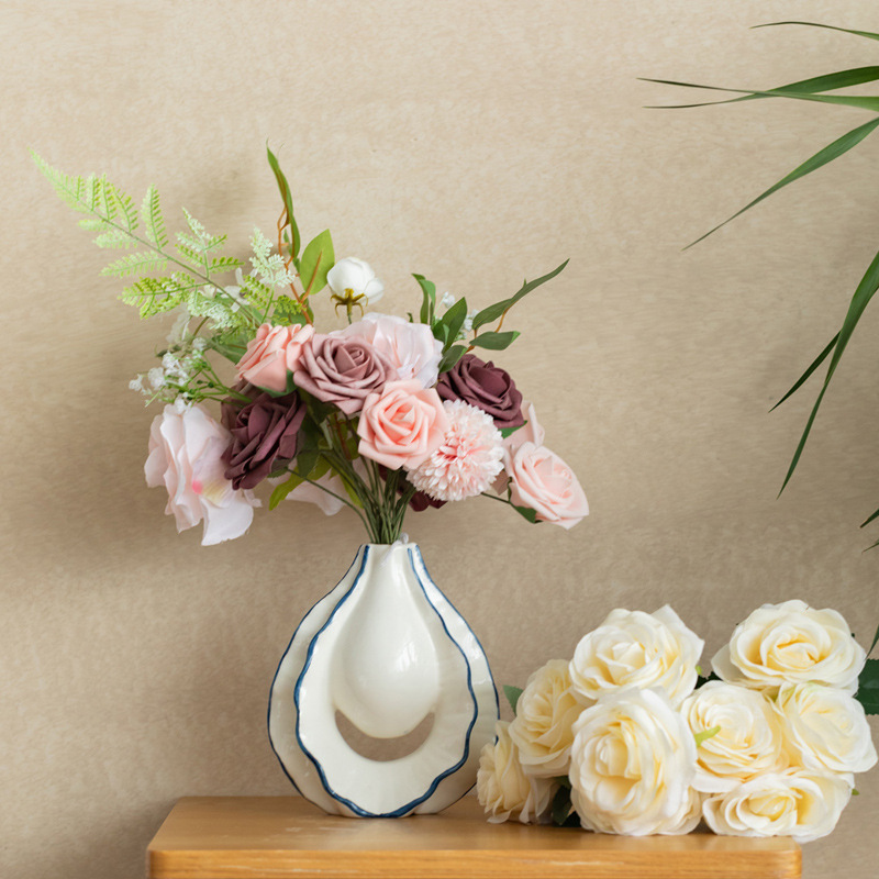 Florero de cerámica moderno al por mayor de la colmena con el sistema de flores artificiales, pieza central adaptable del arreglo floral de OEM/ODM para la decoración casera del hotel