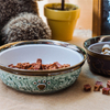Tazón de borde redondo dorado Impresión inferior Huellas de perro Tazón de cerámica para perro Alimentador de cerámica para mascotas