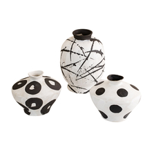 Donde la Tierra se encuentra con Artistry Artisanal Ceramic Vase