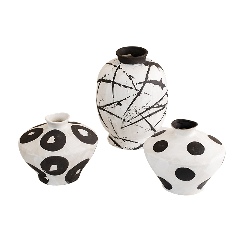 Donde la Tierra se encuentra con Artistry Artisanal Ceramic Vase