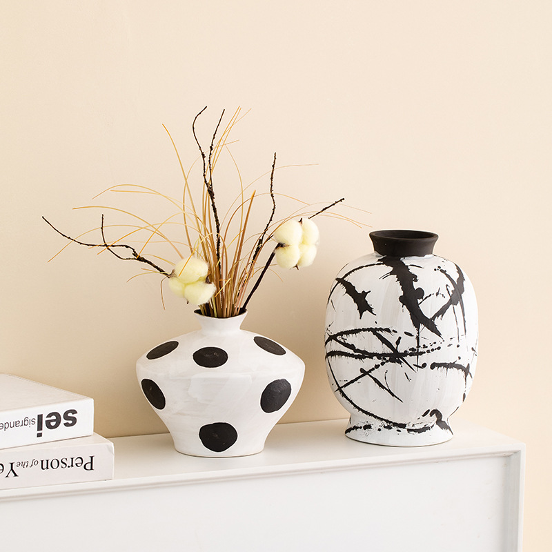 Donde la Tierra se encuentra con Artistry Artisanal Ceramic Vase