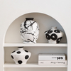 Donde la Tierra se encuentra con Artistry Artisanal Ceramic Vase