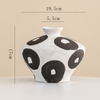 Donde la Tierra se encuentra con Artistry Artisanal Ceramic Vase