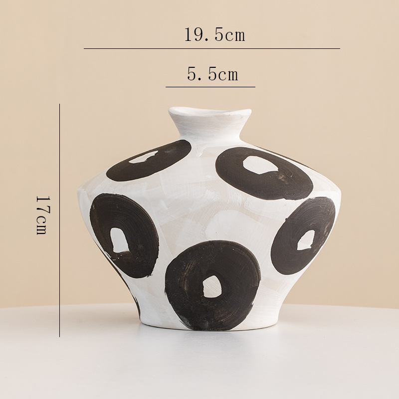 Donde la Tierra se encuentra con Artistry Artisanal Ceramic Vase