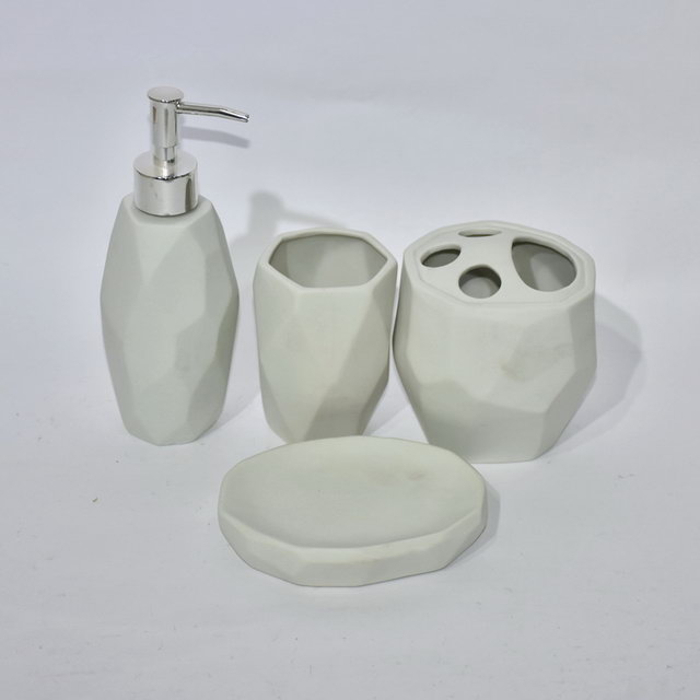 Conjunto de diseño exclusivo Accesorio sanitario de cuatro baños Accesorios de baño Set de baño de cerámica