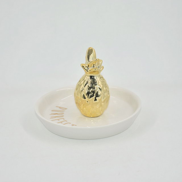 Forma de piña dorada Decoración para el hogar Bandeja de exhibición de joyería Regalo de boda Soporte de anillo de cerámica Bandeja de baratija personalizada