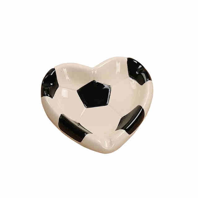 Fútbol, ​​cenicero de cerámica estilo corazón de baloncesto