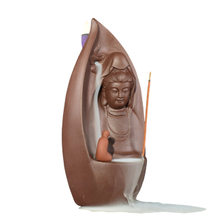 Muebles para el hogar Decorar Estatua de cerámica Guanyin dorado Quemador de incienso de reflujo de cerámica