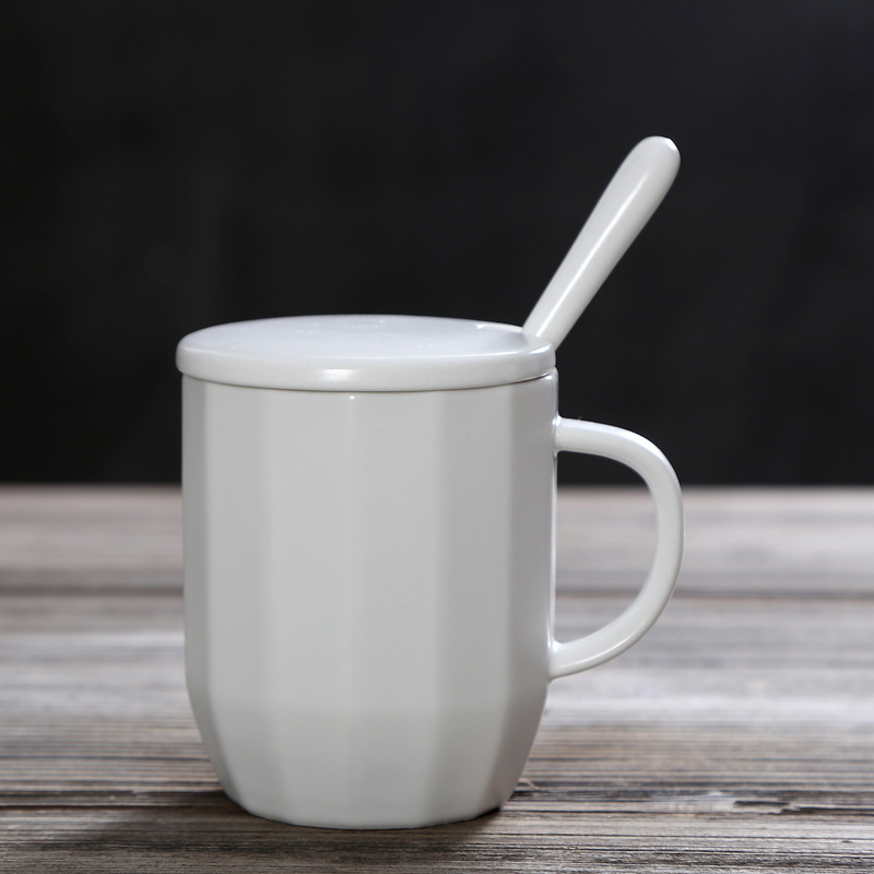 logotipo personalizado caja de regalo taza de café de porcelana 320 ml Negro 、 blanco Combine con tapa de taza de cerámica Estilo de línea Taza de cerámica