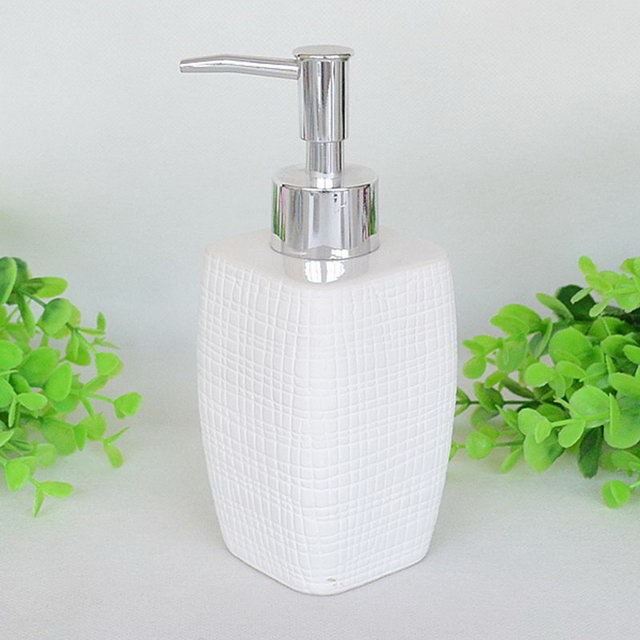 Set de regalo promocional Five Hotel Uso familiar Baño Accesorios sanitarios Accesorios de baño Set de baño de cerámica